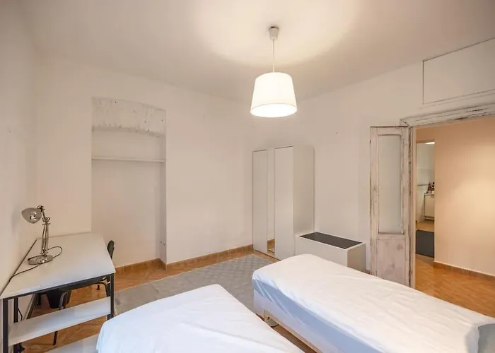 Milan Navigli Ringhiera House