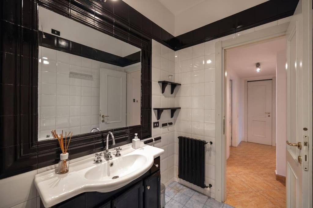 Navigli Ringhiera House Mailand